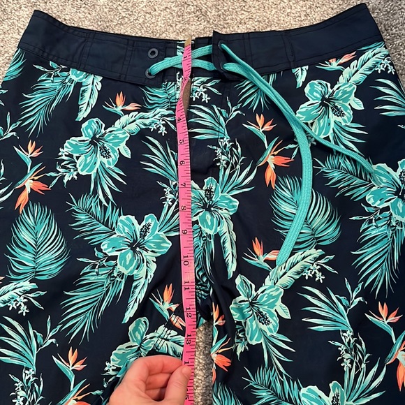 {Old Navy} Men’s Swim Trunks - Picture 7 of 10